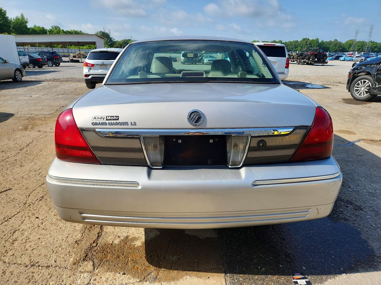 2010 Mercury Grand Marquis Ls Tan vin: 2MEBM7FV9AX609016