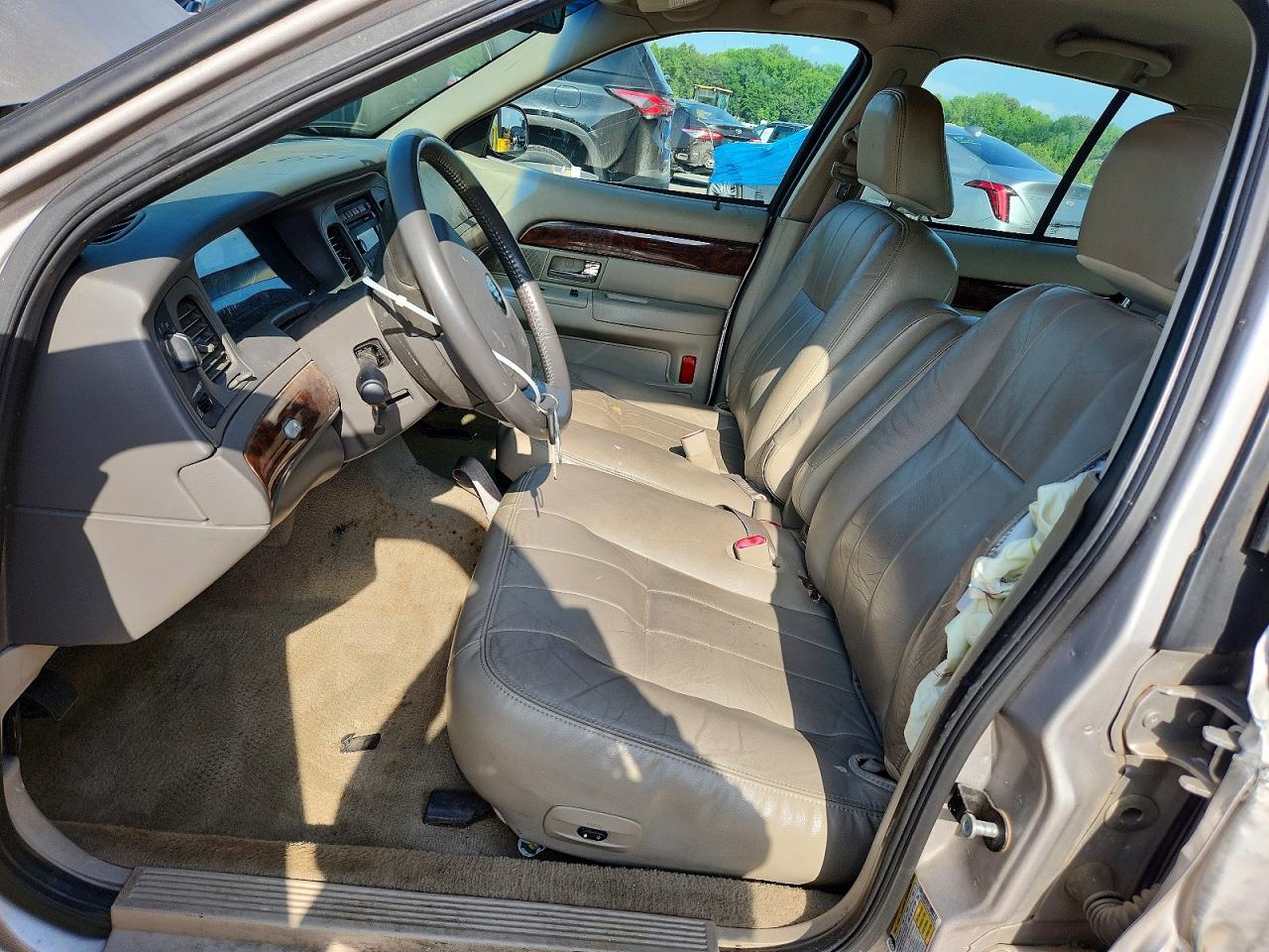 2010 Mercury Grand Marquis Ls Tan vin: 2MEBM7FV9AX609016