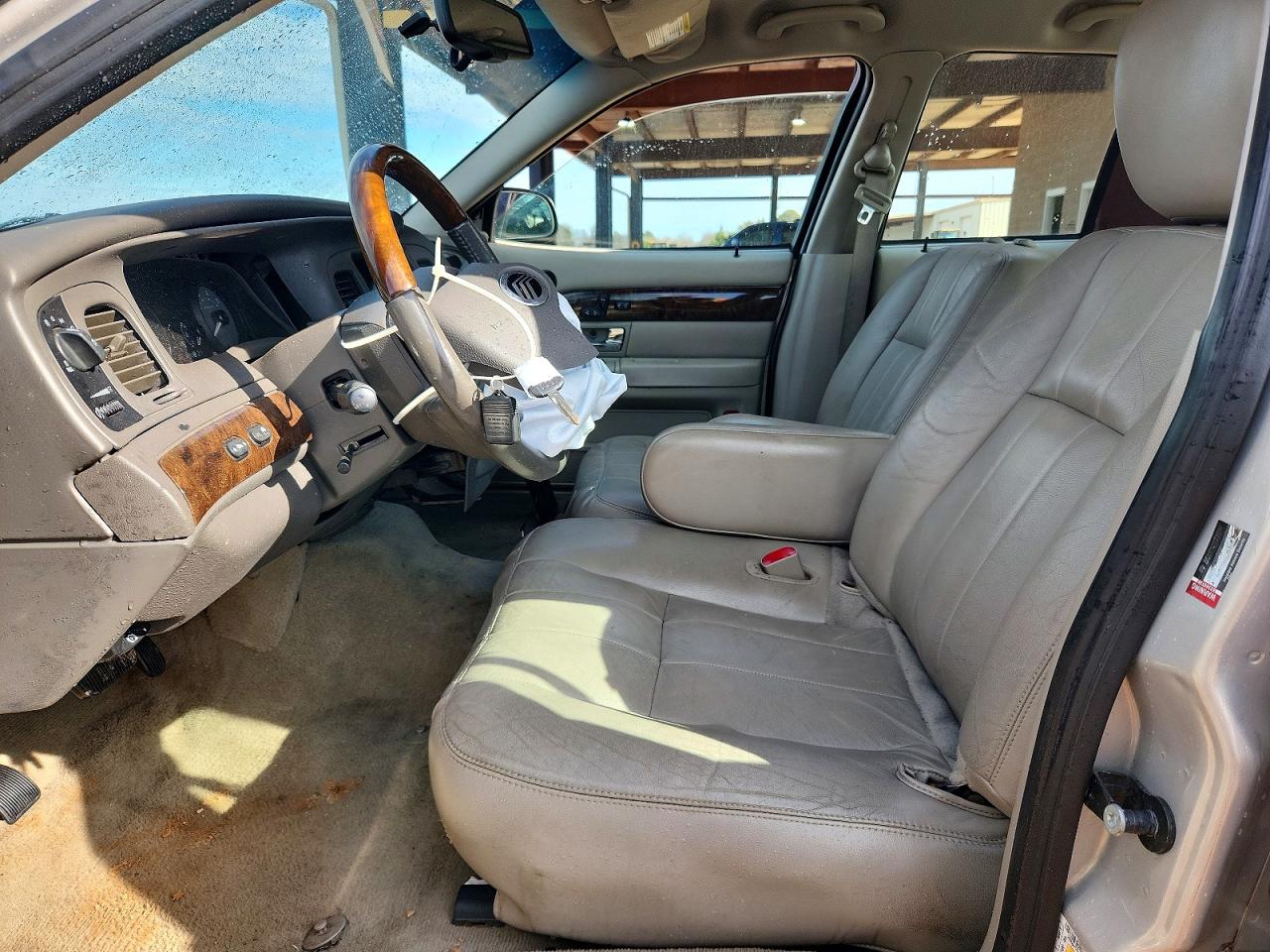 2011 Mercury Grand Marquis Ls Silver vin: 2MEBM7FV9BX600091