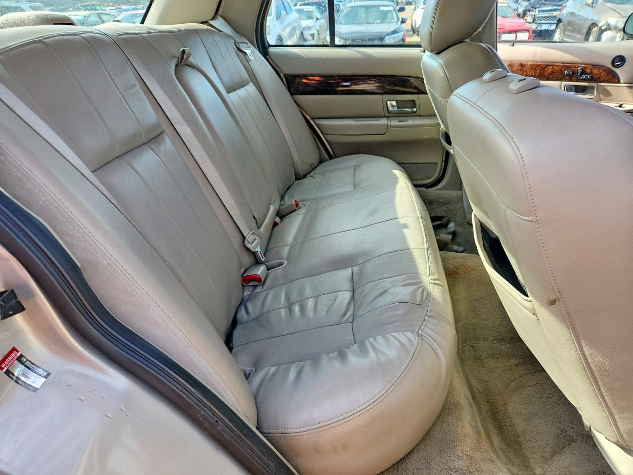 2011 Mercury Grand Marquis Ls Silver vin: 2MEBM7FV9BX600091