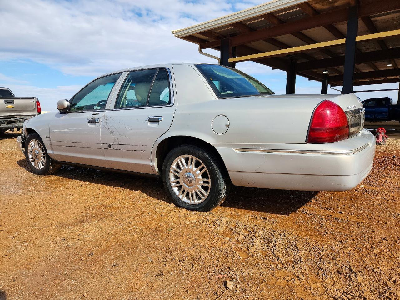 2011 Mercury Grand Marquis Ls Silver vin: 2MEBM7FV9BX600091