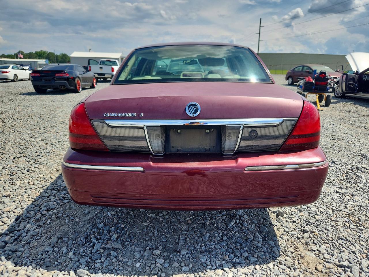 2011 Mercury Grand Marquis Ls Burgundy vin: 2MEBM7FV9BX606313