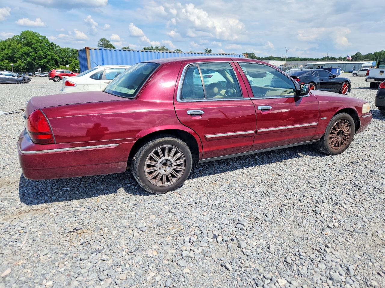 2011 Mercury Grand Marquis Ls Burgundy vin: 2MEBM7FV9BX606313