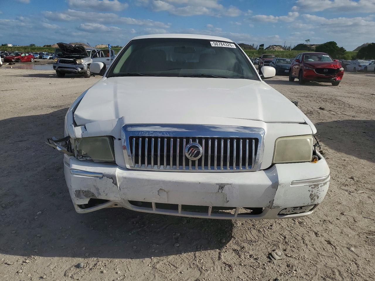 2011 Mercury Grand Marquis Ls White vin: 2MEBM7FV9BX611317