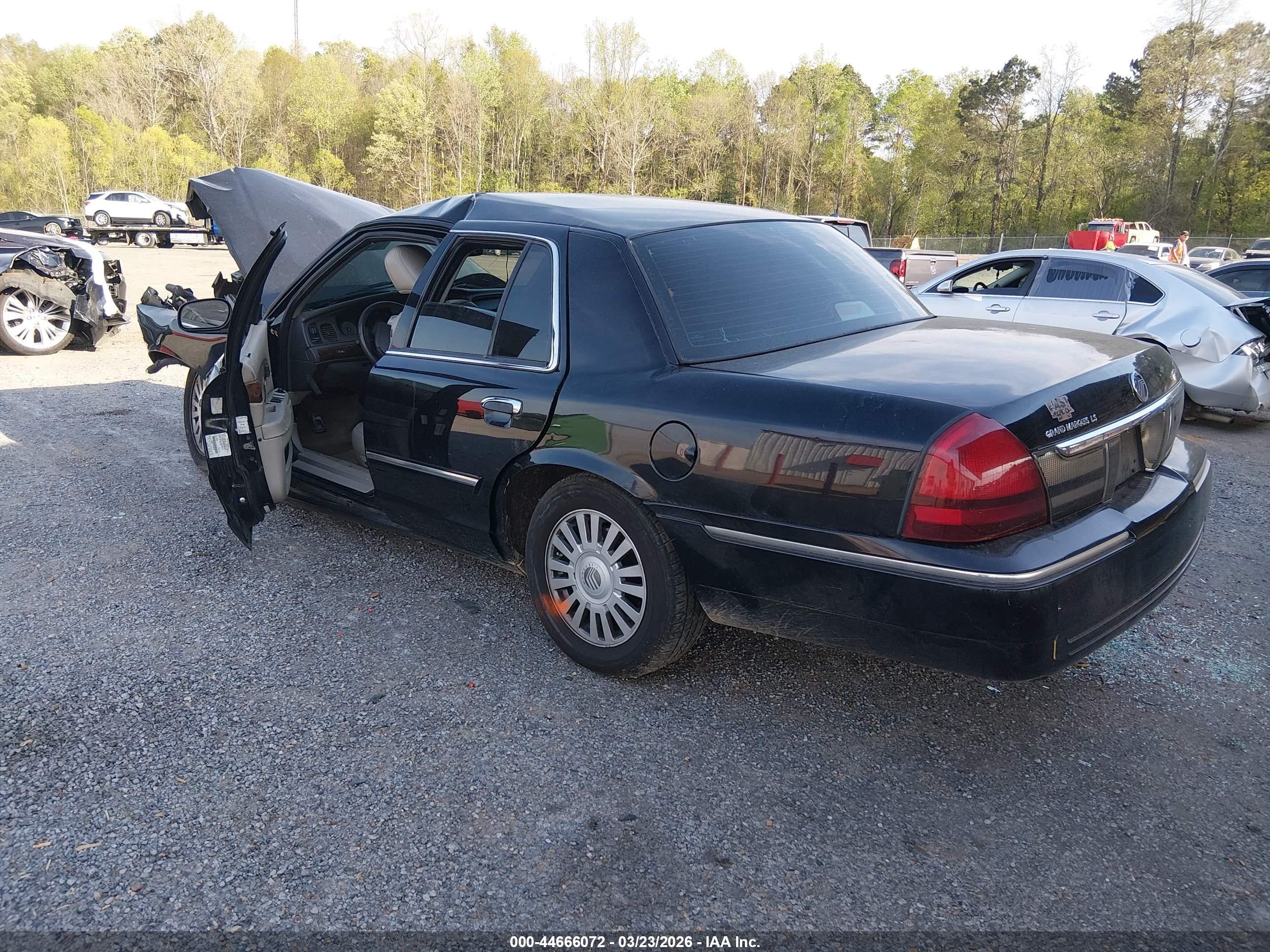 2010 Mercury Grand Marquis Ls (fleet Only) Black vin: 2MEBM7FVXAX600132