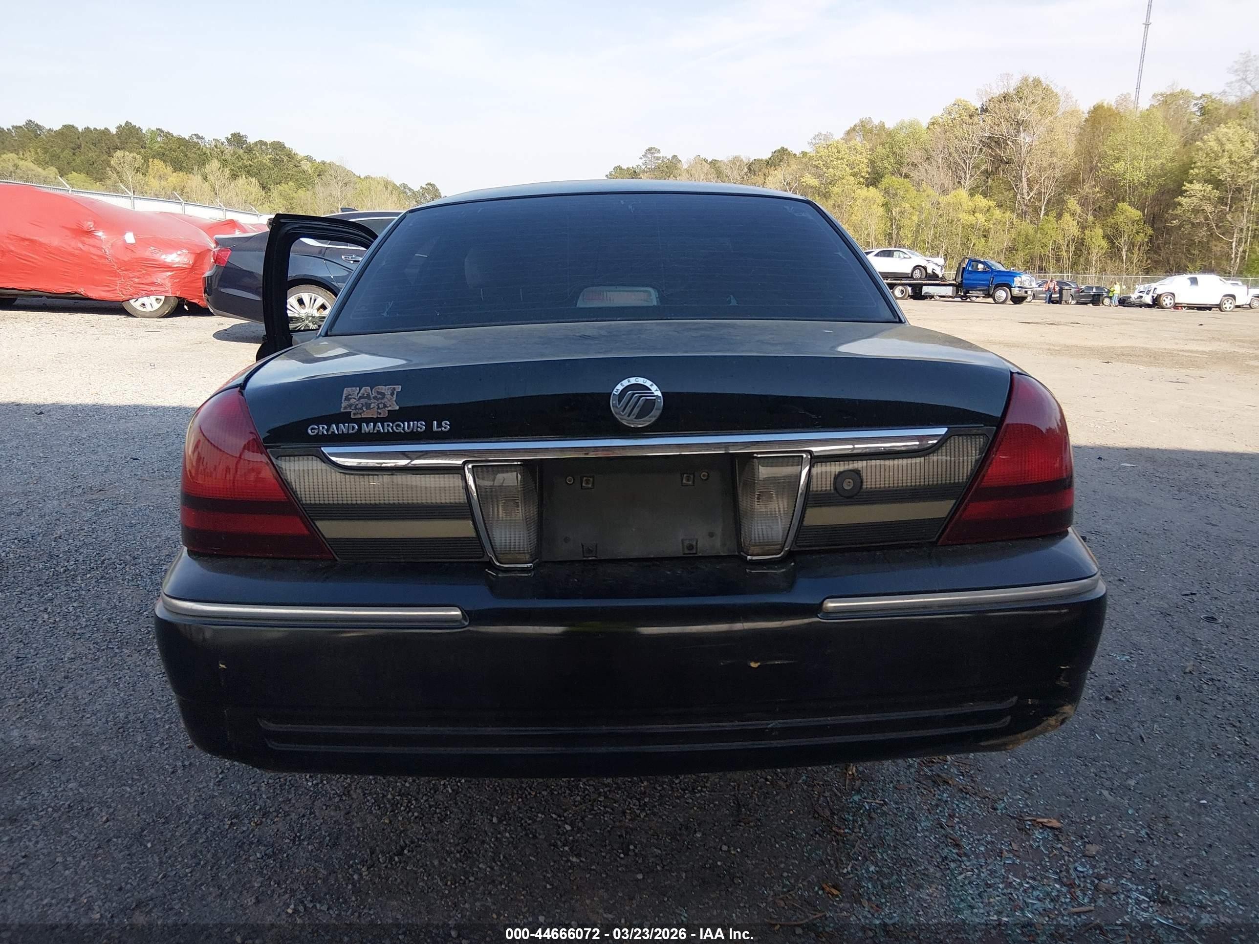 2010 Mercury Grand Marquis Ls (fleet Only) Black vin: 2MEBM7FVXAX600132