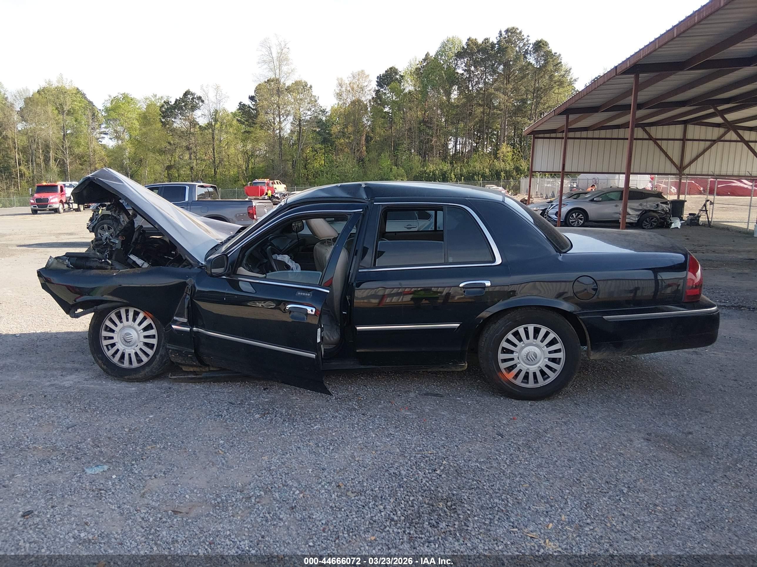 2010 Mercury Grand Marquis Ls (fleet Only) Black vin: 2MEBM7FVXAX600132