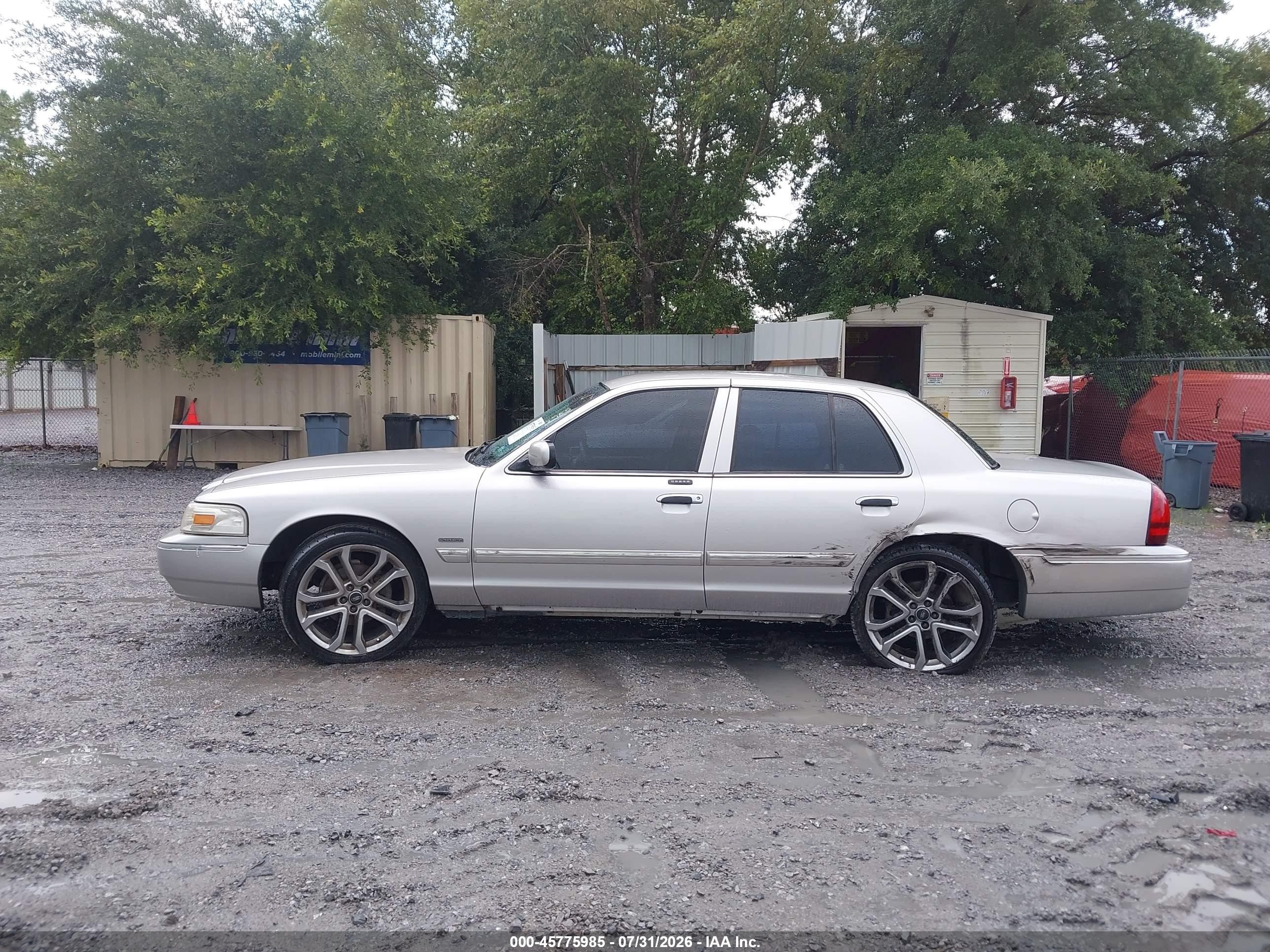 2010 Mercury Grand Marquis Ls (fleet Only) Silver vin: 2MEBM7FVXAX612216