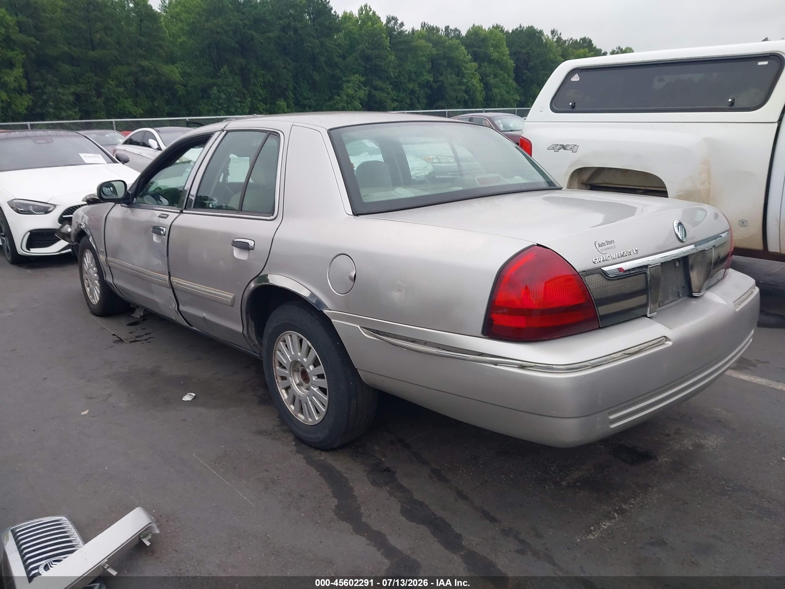 2010 Mercury Grand Marquis Ls (fleet Only) Champagne vin: 2MEBM7FVXAX612409