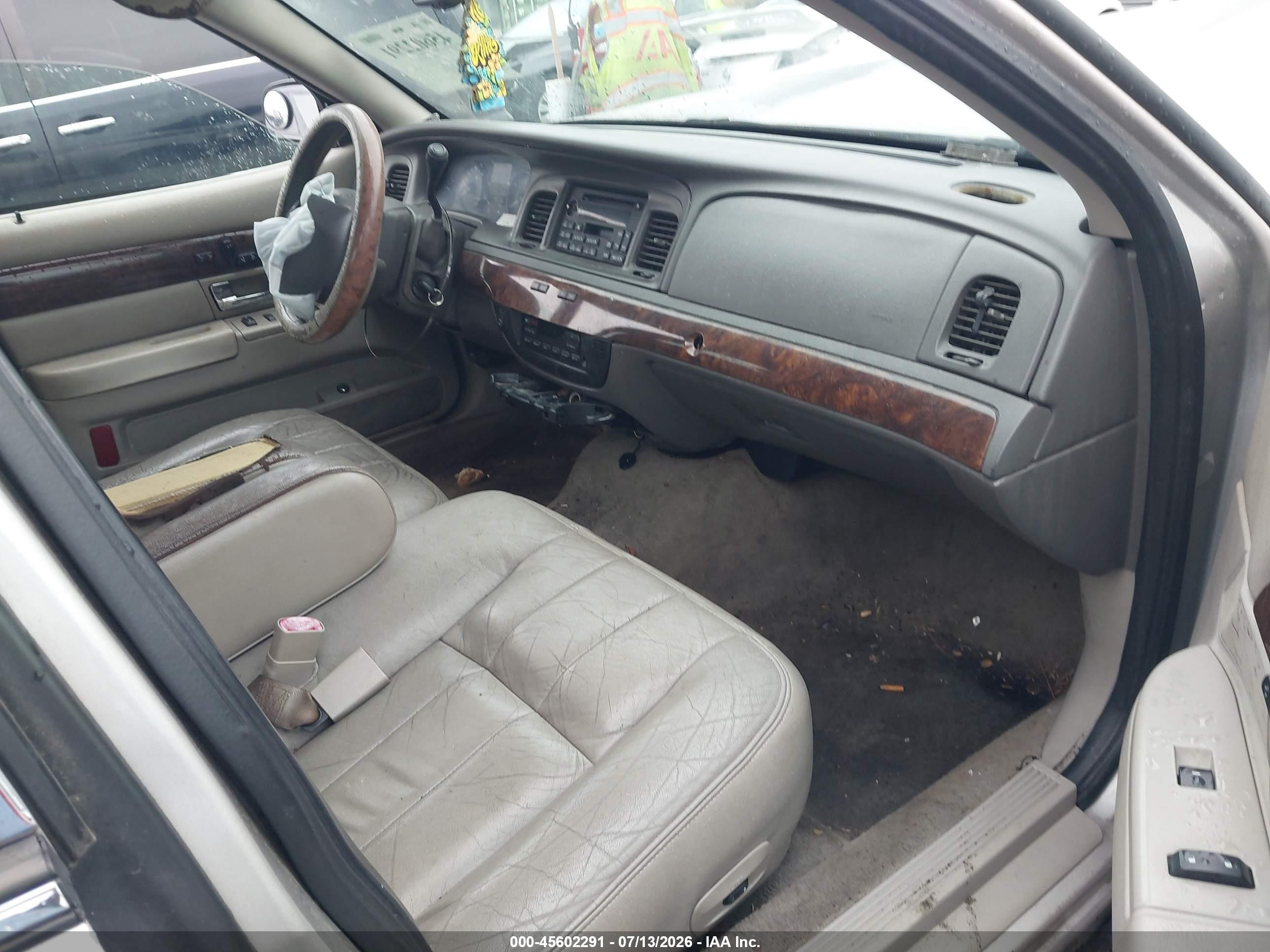 2010 Mercury Grand Marquis Ls (fleet Only) Champagne vin: 2MEBM7FVXAX612409