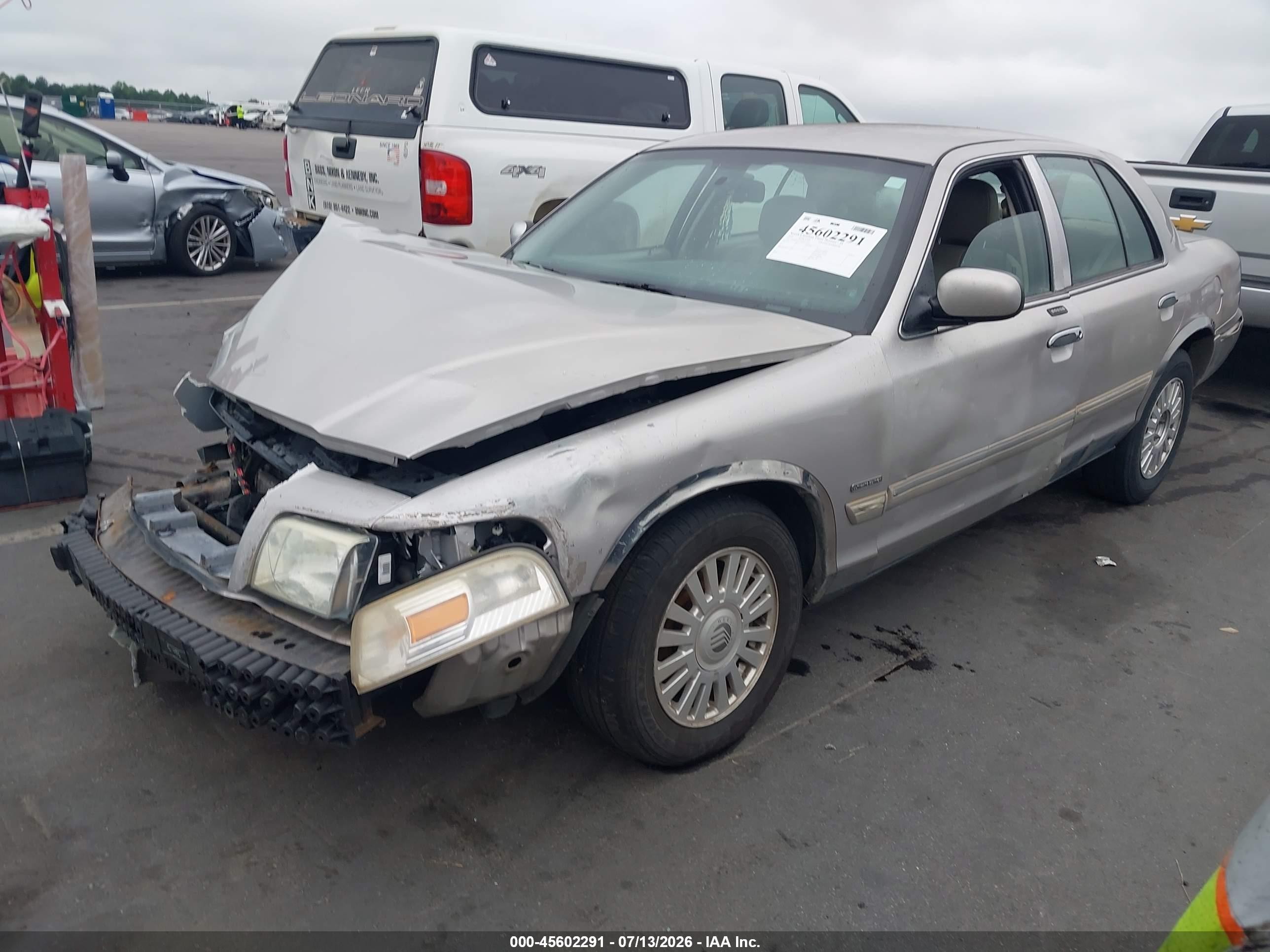 2010 Mercury Grand Marquis Ls (fleet Only) Champagne vin: 2MEBM7FVXAX612409