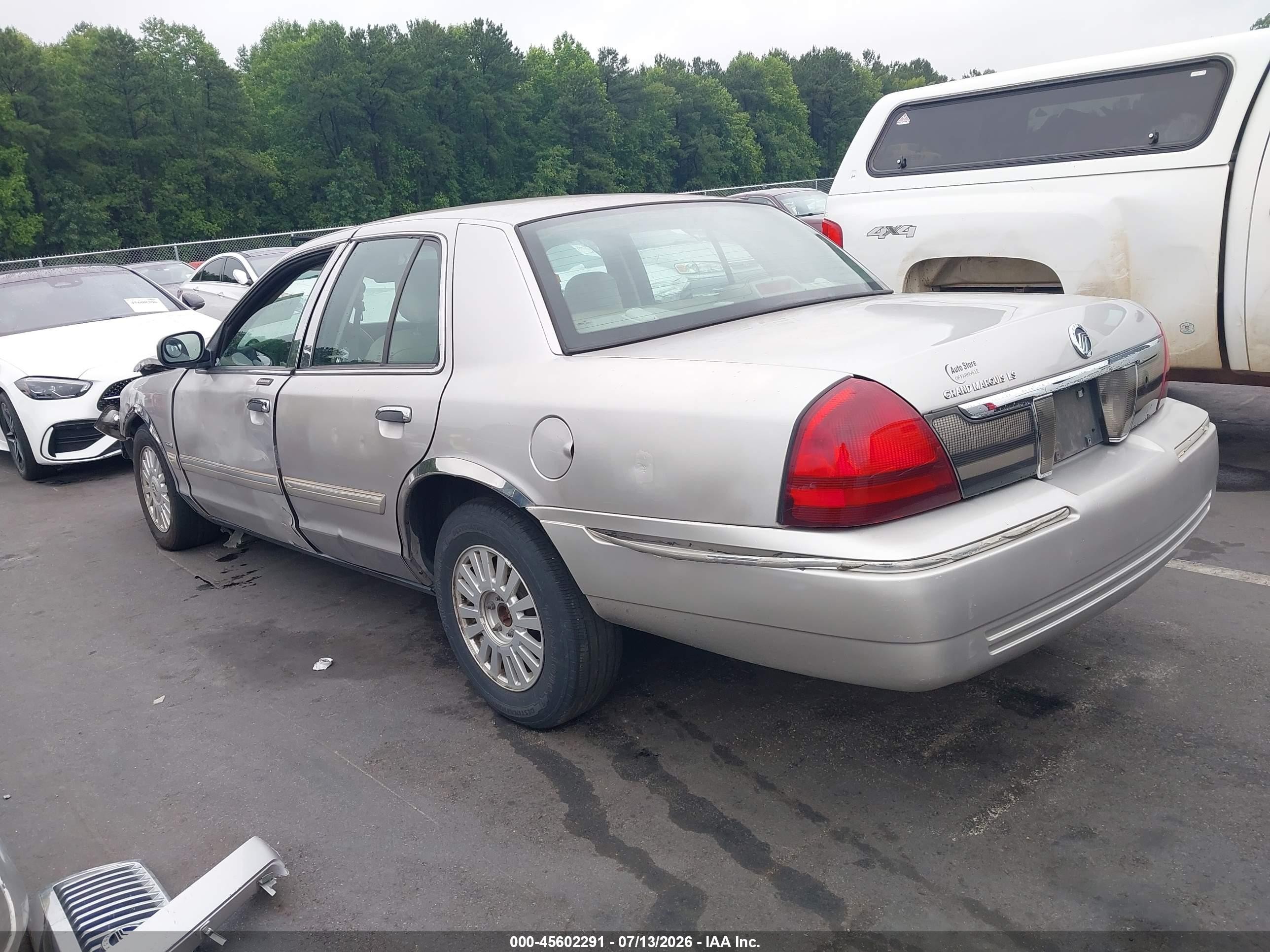2010 Mercury Grand Marquis Ls (fleet Only) Champagne vin: 2MEBM7FVXAX612409