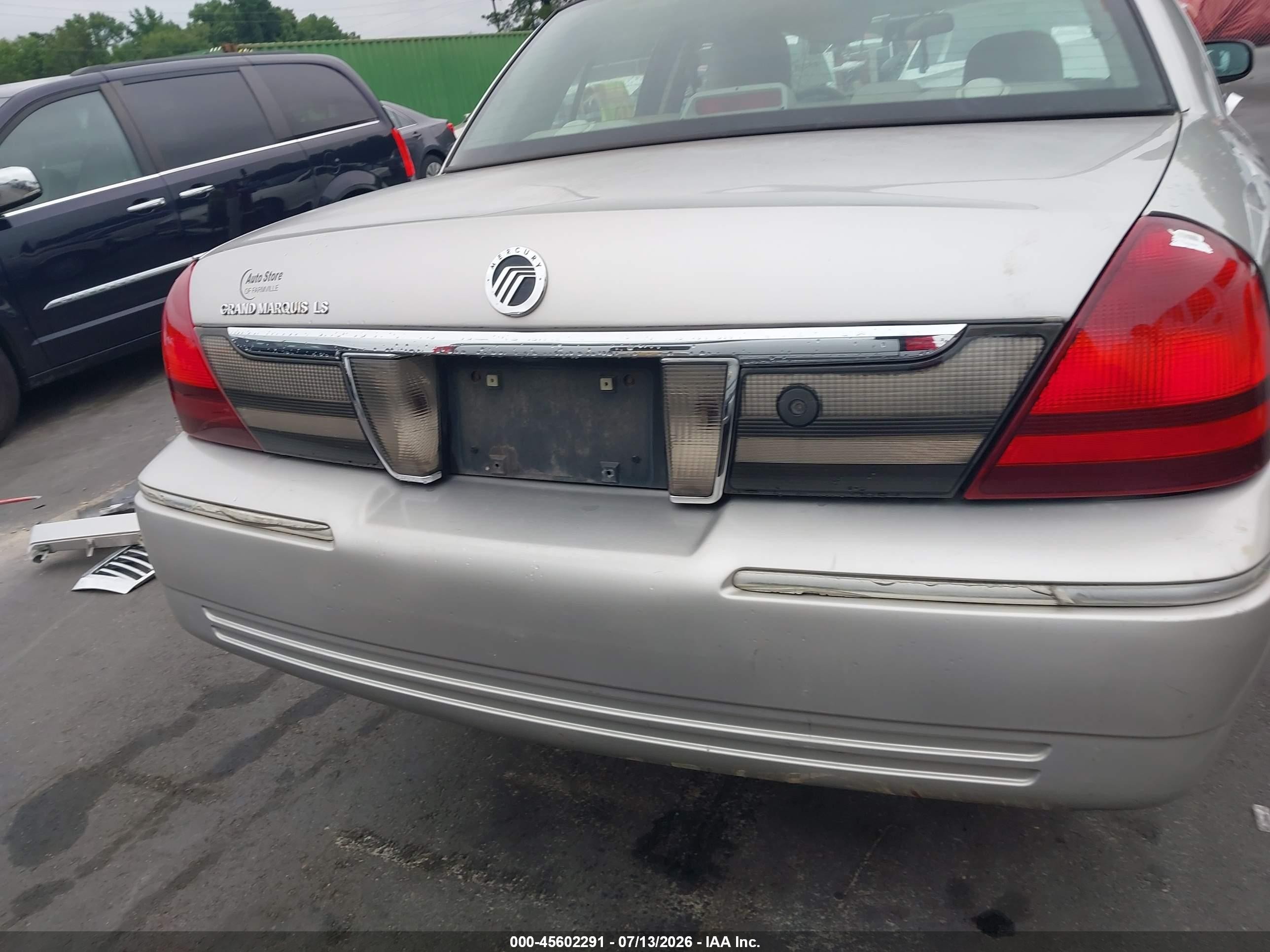 2010 Mercury Grand Marquis Ls (fleet Only) Champagne vin: 2MEBM7FVXAX612409