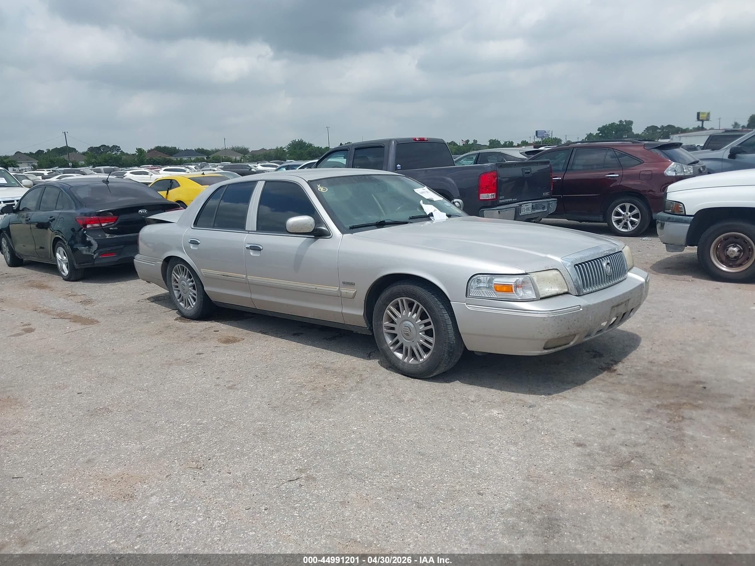 2010 Mercury Grand Marquis Ls (fleet Only) Silver vin: 2MEBM7FVXAX629274