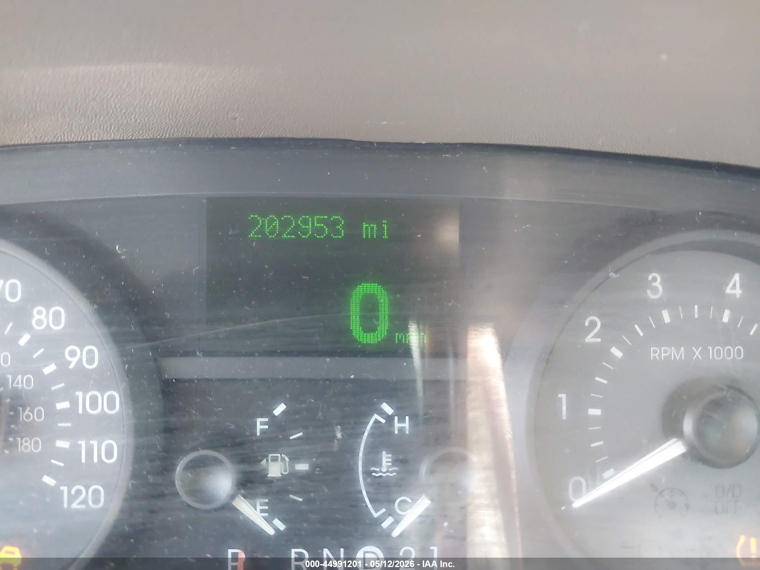 2010 Mercury Grand Marquis Ls (fleet Only) Silver vin: 2MEBM7FVXAX629274