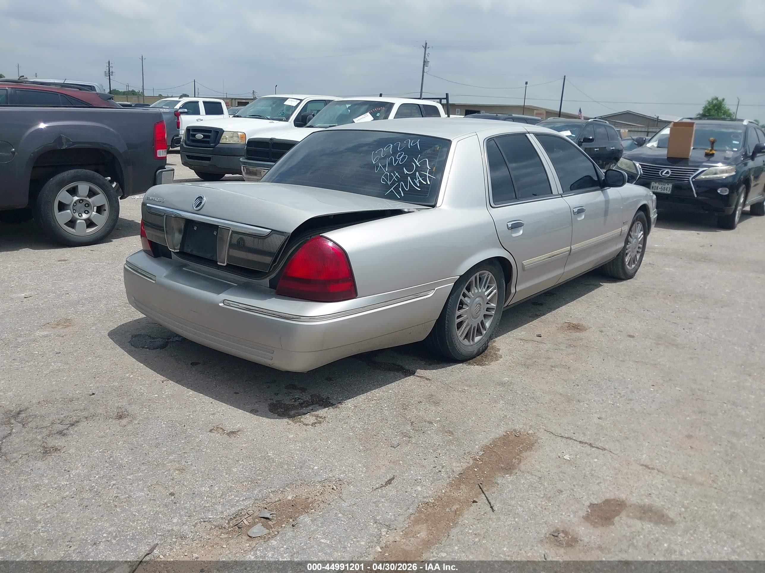2010 Mercury Grand Marquis Ls (fleet Only) Silver vin: 2MEBM7FVXAX629274