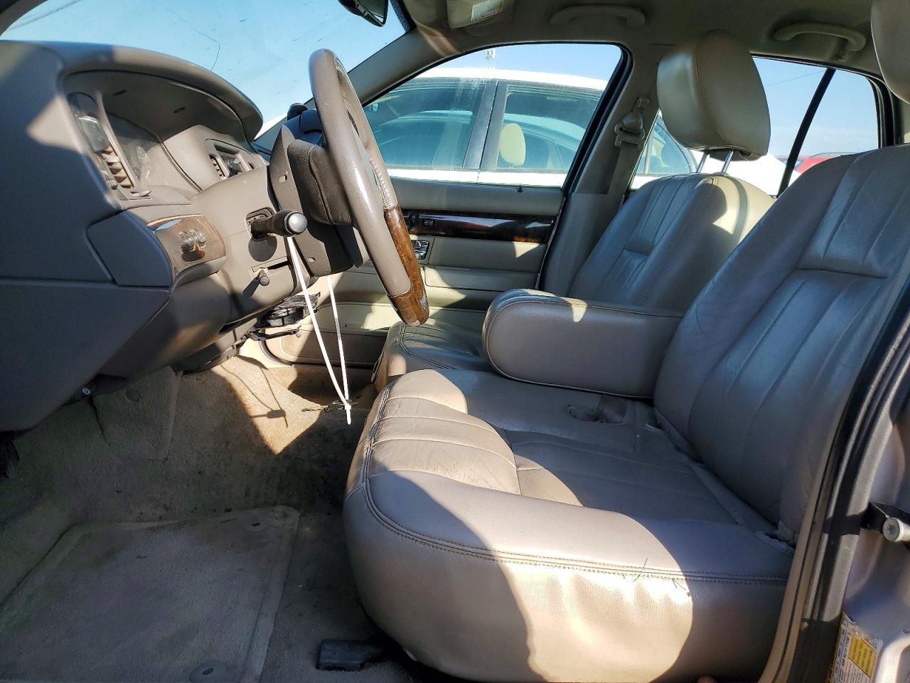 2011 Mercury Grand Marquis Ls Brown vin: 2MEBM7FVXBX605722