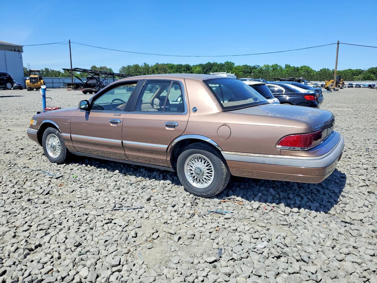 1992 Mercury Grand Marquis Tan vin: 2MECM75W4NX684937
