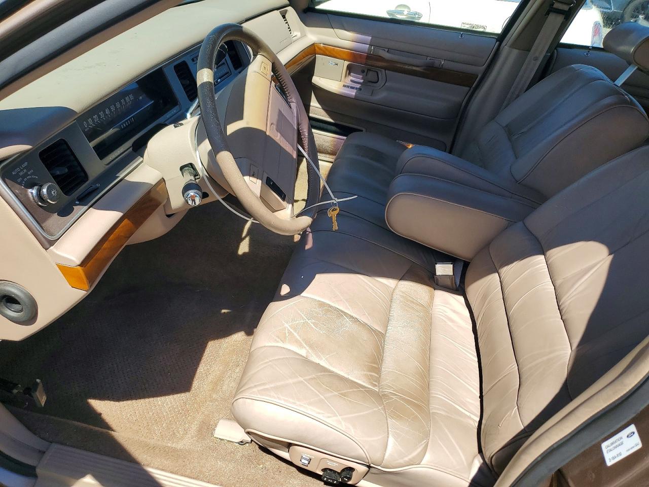 1992 Mercury Grand Marquis Tan vin: 2MECM75W4NX684937