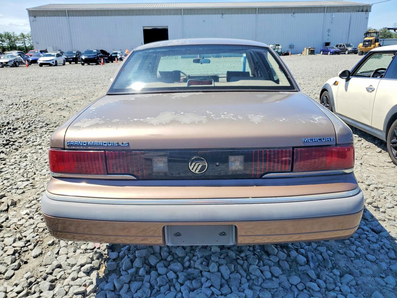 1992 Mercury Grand Marquis Tan vin: 2MECM75W4NX684937