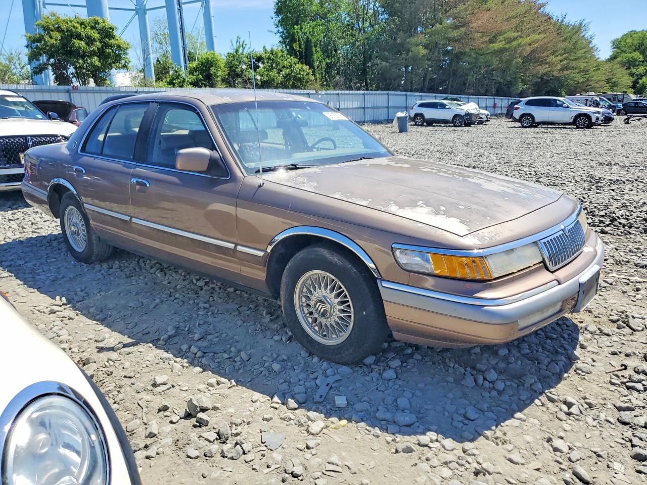 1992 Mercury Grand Marquis Tan vin: 2MECM75W4NX684937