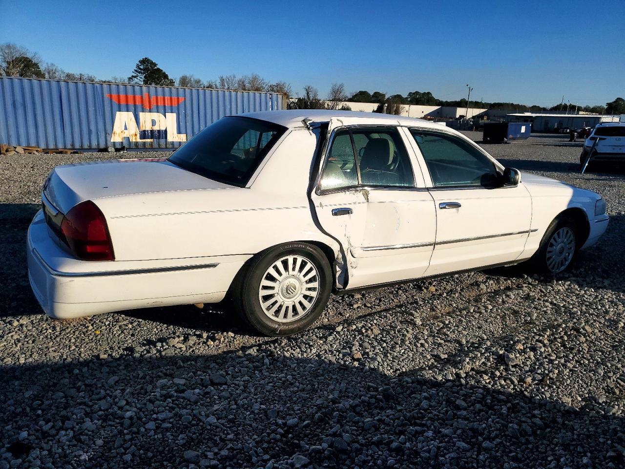 2007 Mercury Grand Marquis Gs White vin: 2MEFM74V07X603392