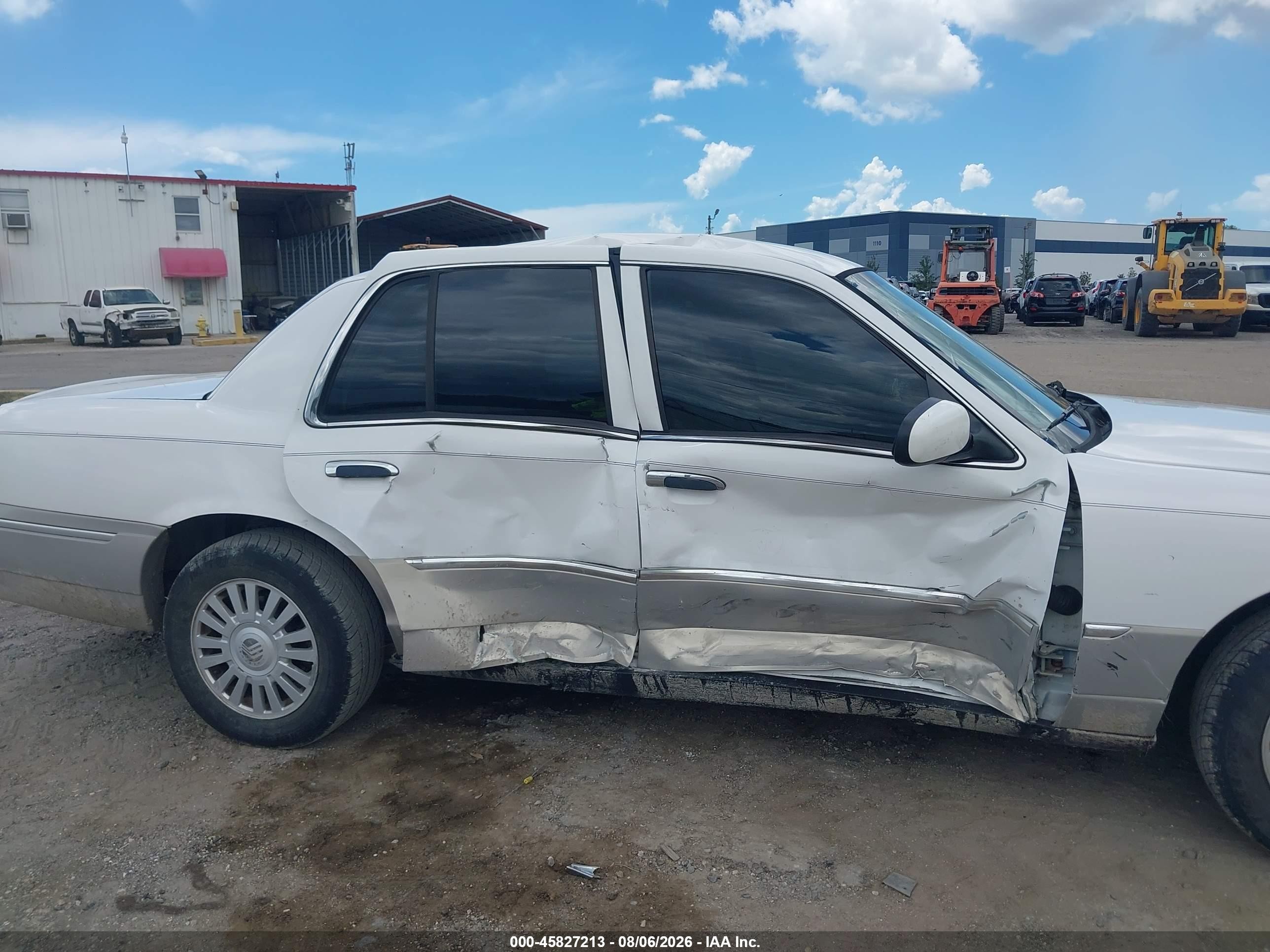 2008 Mercury Grand Marquis Gs White vin: 2MEFM74V08X626009