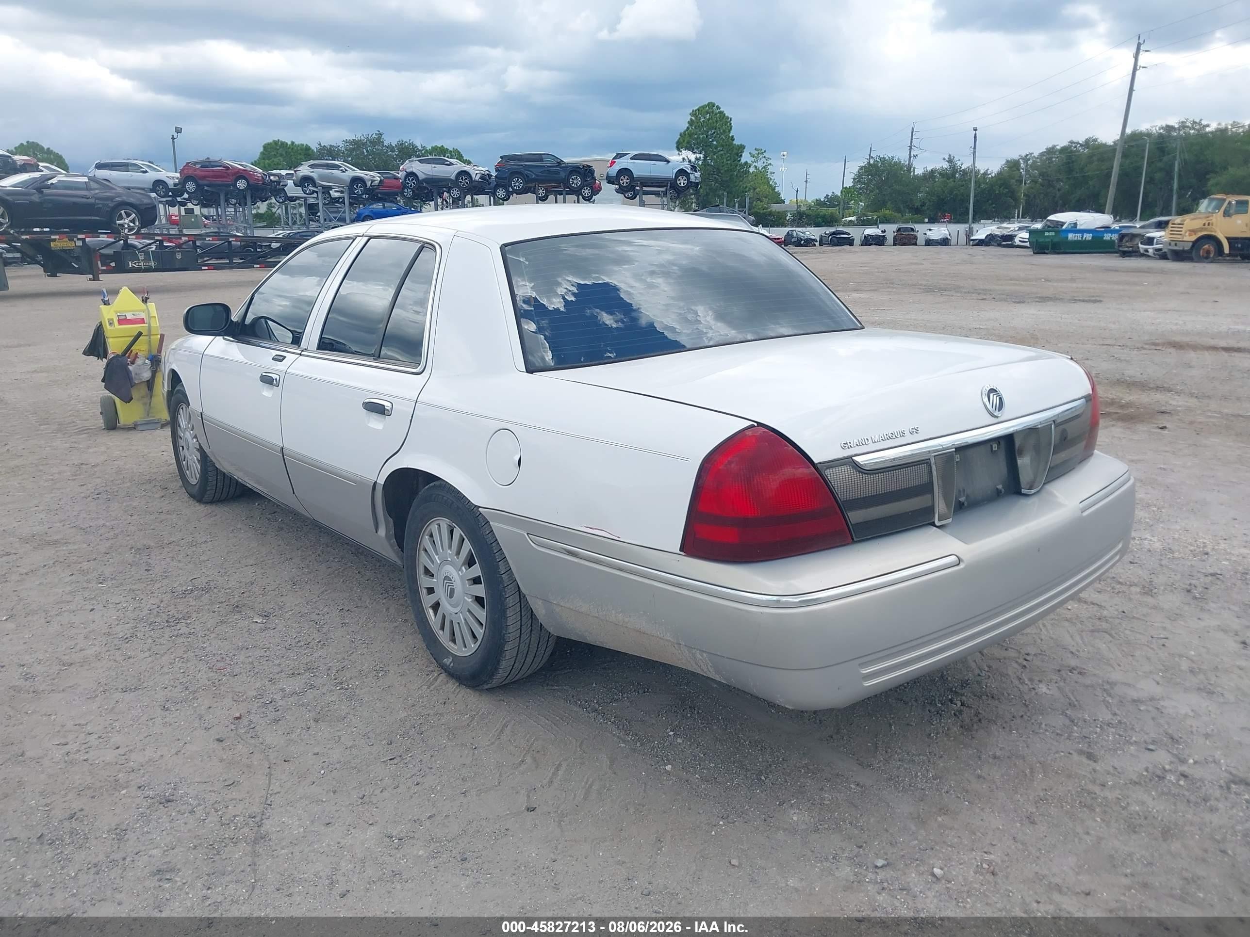 2008 Mercury Grand Marquis Gs White vin: 2MEFM74V08X626009