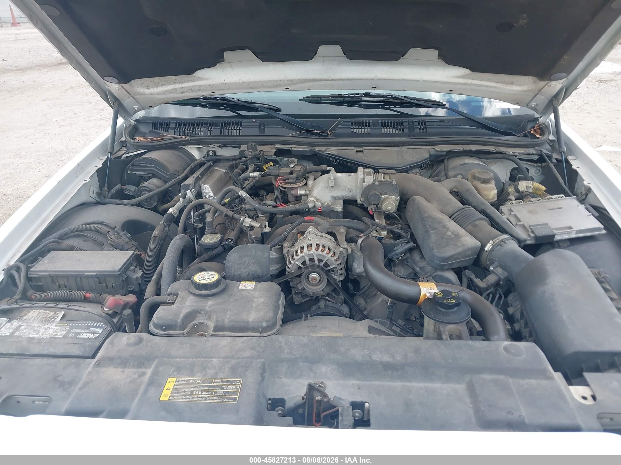 2008 Mercury Grand Marquis Gs White vin: 2MEFM74V08X626009