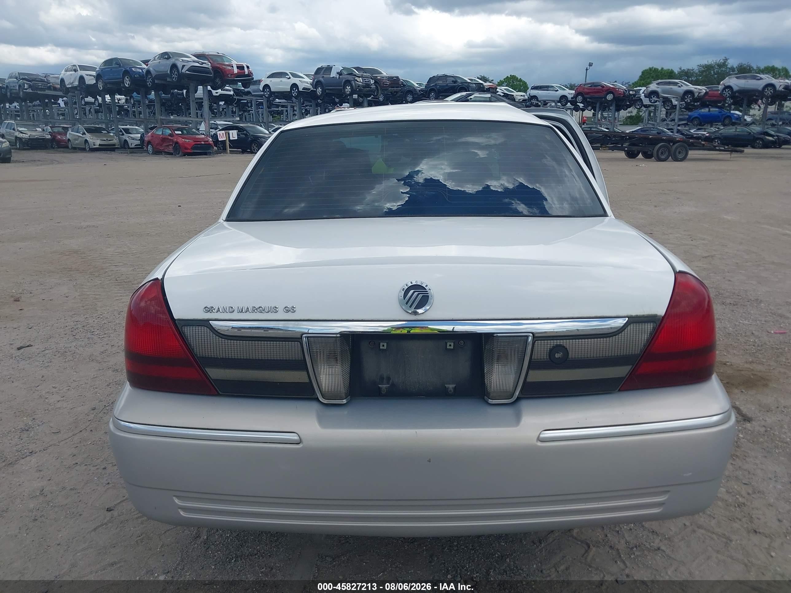2008 Mercury Grand Marquis Gs White vin: 2MEFM74V08X626009