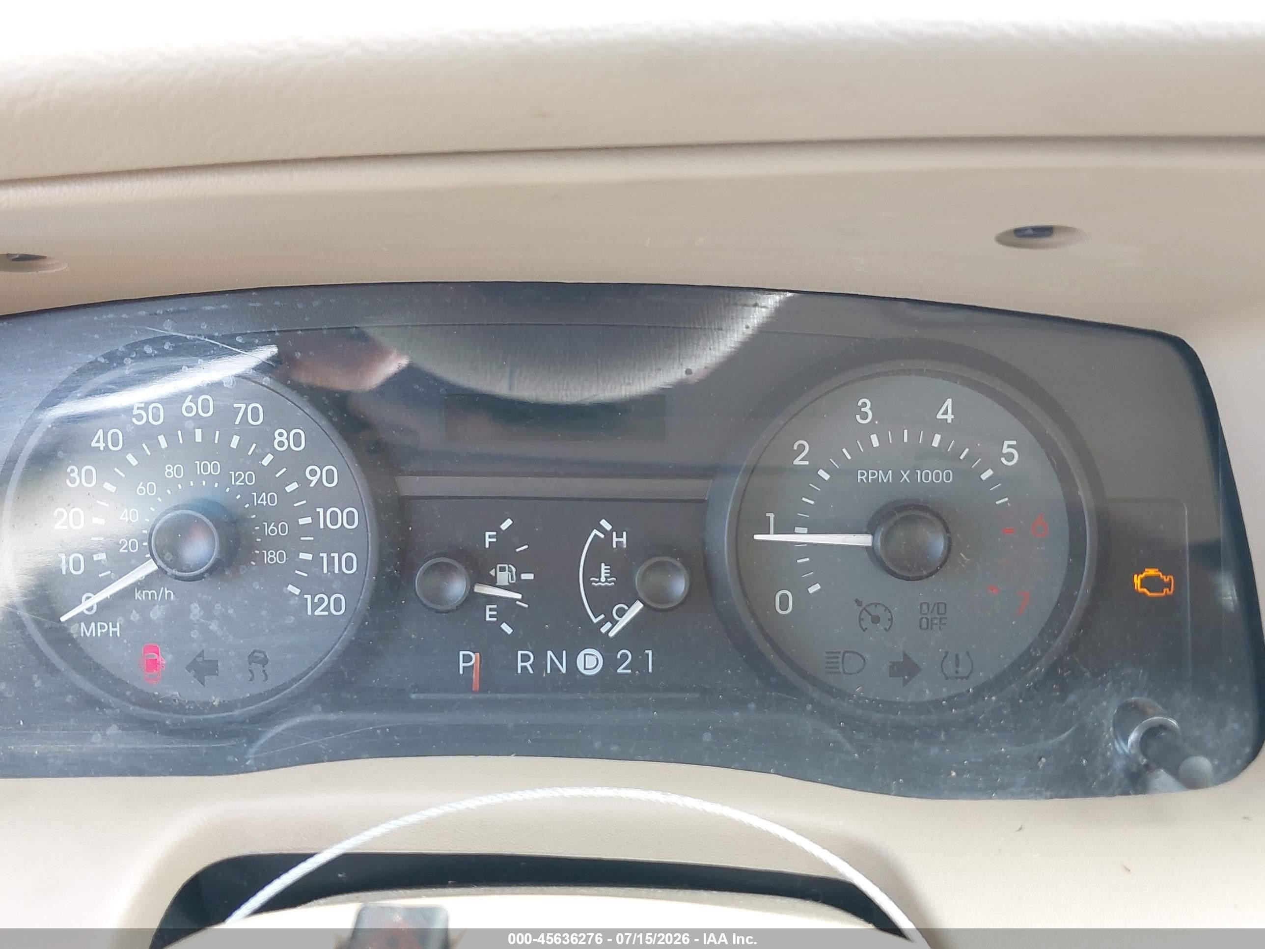 2008 Mercury Grand Marquis Gs Champagne vin: 2MEFM74V08X639763