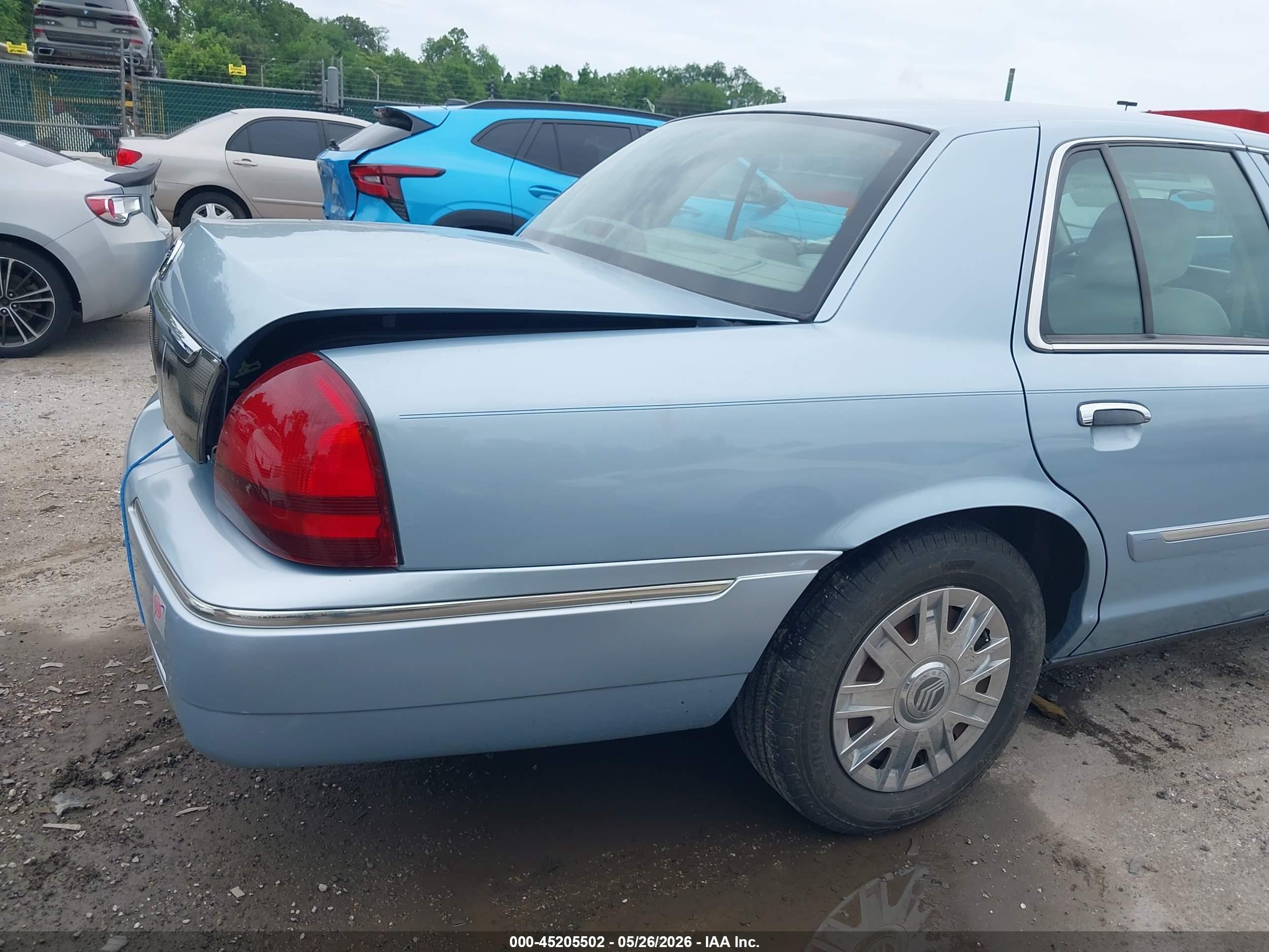 2008 Mercury Grand Marquis Gs Light Blue vin: 2MEFM74V18X611082