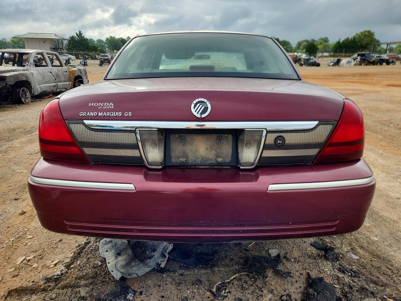 2008 Mercury Grand Marquis Gs Burgundy vin: 2MEFM74V18X653638
