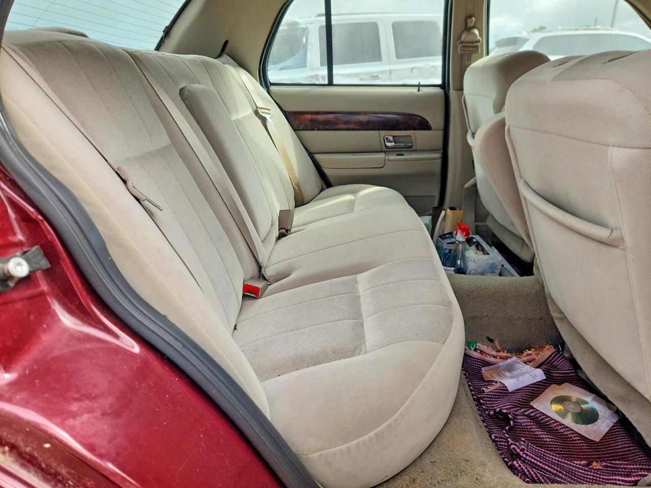2008 Mercury Grand Marquis Gs Burgundy vin: 2MEFM74V18X653638