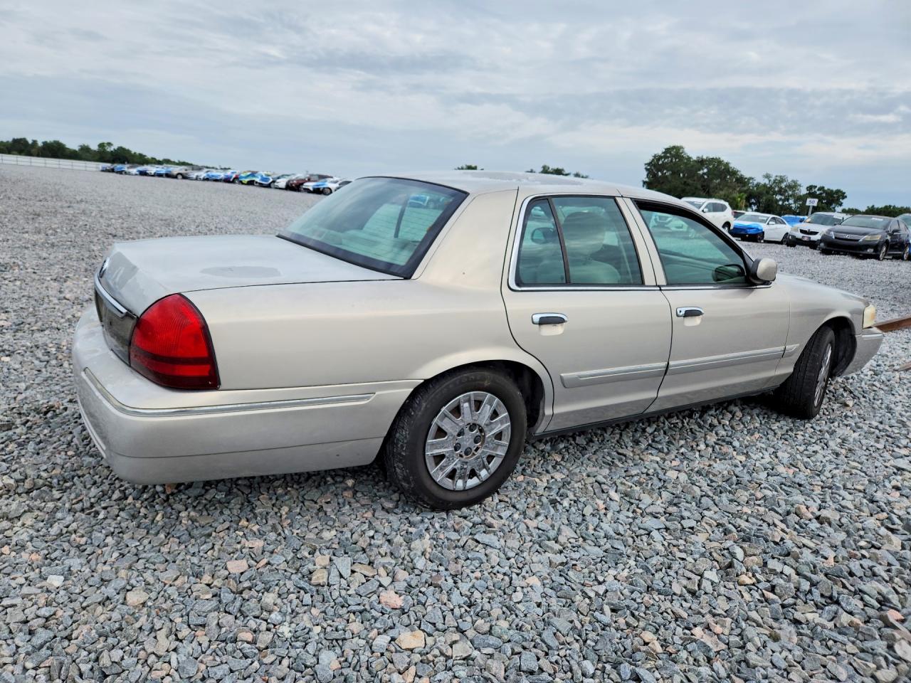 2006 Mercury Grand Marquis Gs Tan vin: 2MEFM74V26X618054