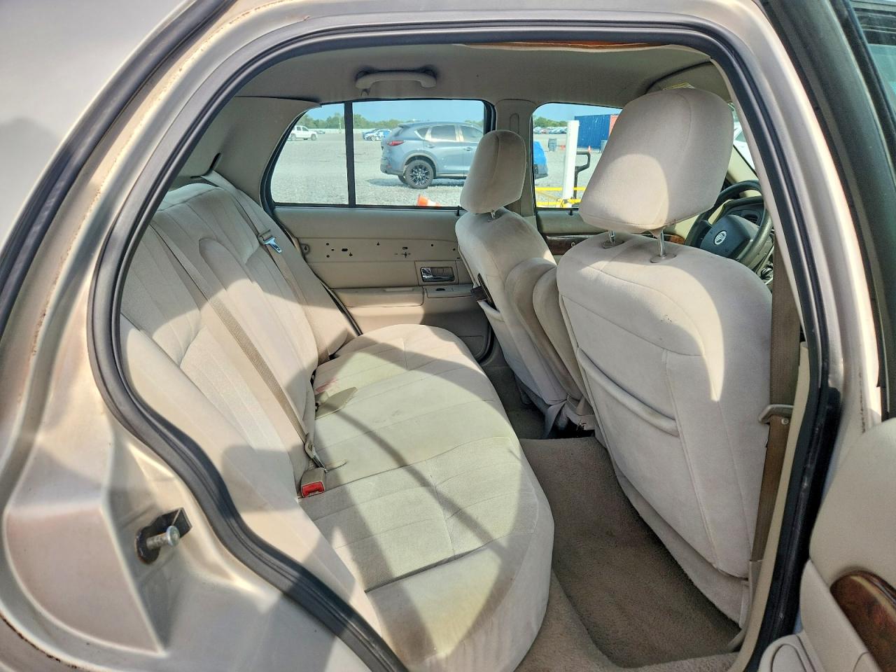 2006 Mercury Grand Marquis Gs Tan vin: 2MEFM74V26X618054