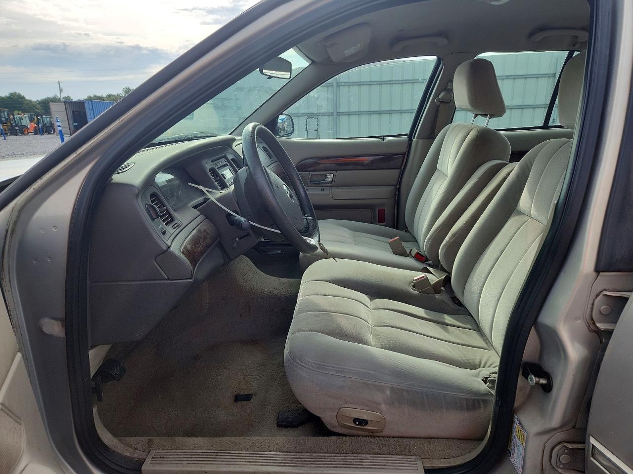 2006 Mercury Grand Marquis Gs Tan vin: 2MEFM74V26X618054