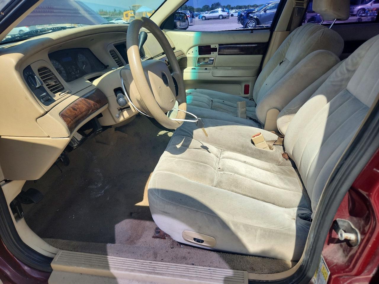 2007 Mercury Grand Marquis Gs Burgundy vin: 2MEFM74V27X620484