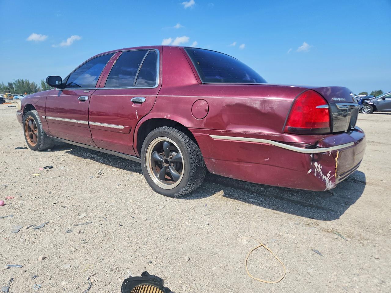 2007 Mercury Grand Marquis Gs Burgundy vin: 2MEFM74V27X620484