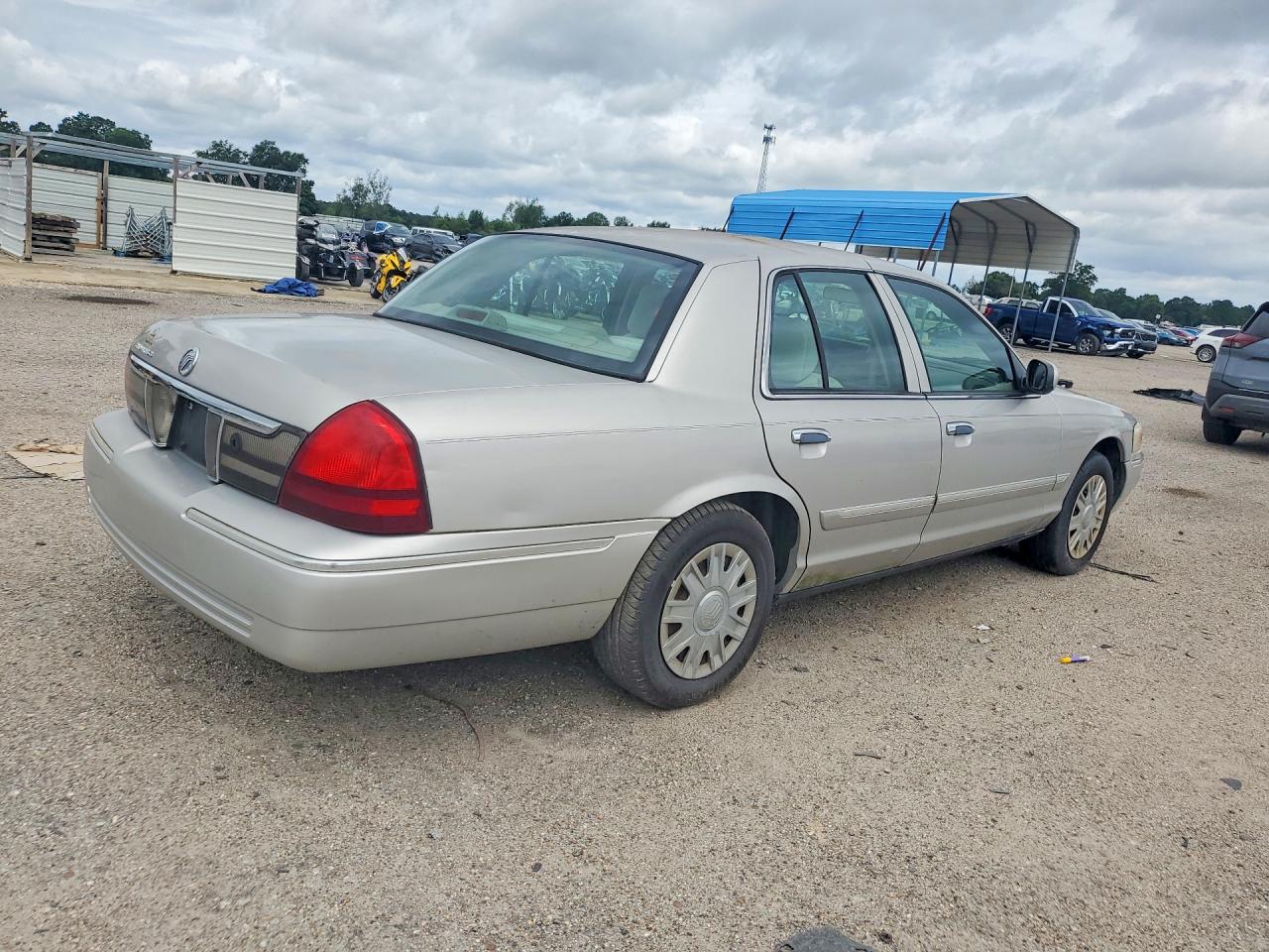 2008 Mercury Grand Marquis Gs Серебряный vin: 2MEFM74V28X615674