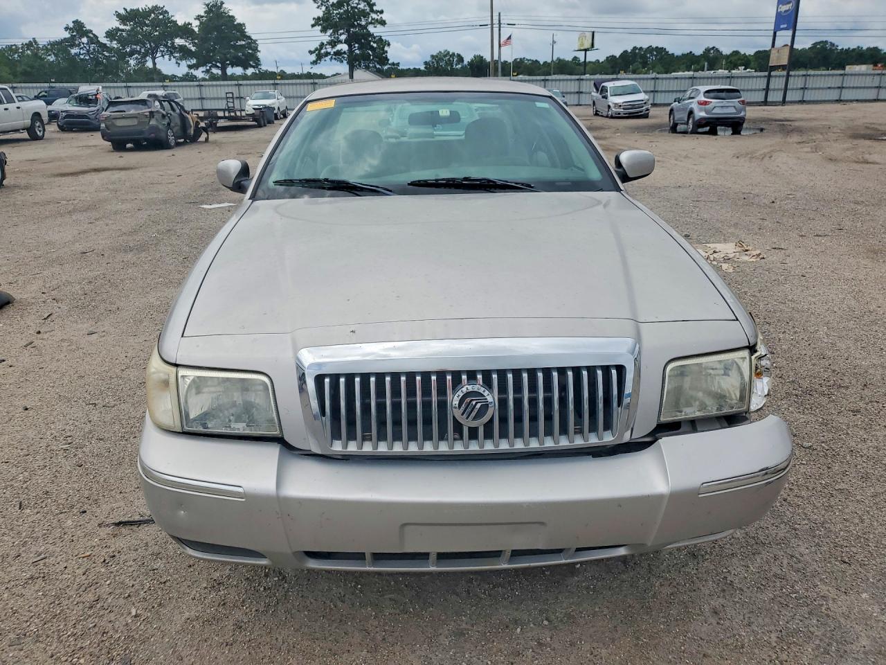 2008 Mercury Grand Marquis Gs Серебряный vin: 2MEFM74V28X615674