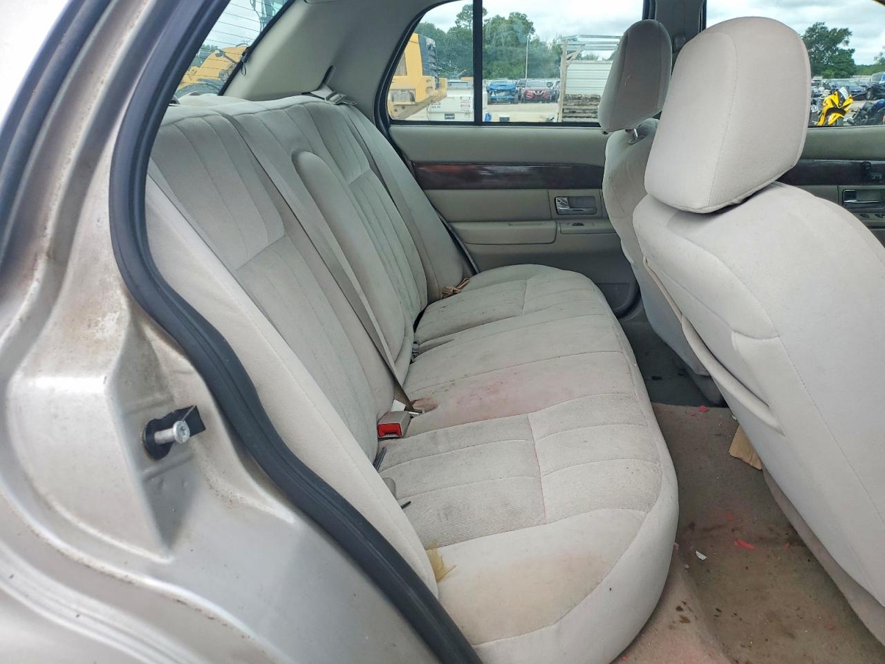 2008 Mercury Grand Marquis Gs Серебряный vin: 2MEFM74V28X615674