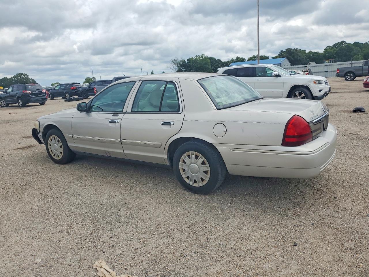 2008 Mercury Grand Marquis Gs Серебряный vin: 2MEFM74V28X615674