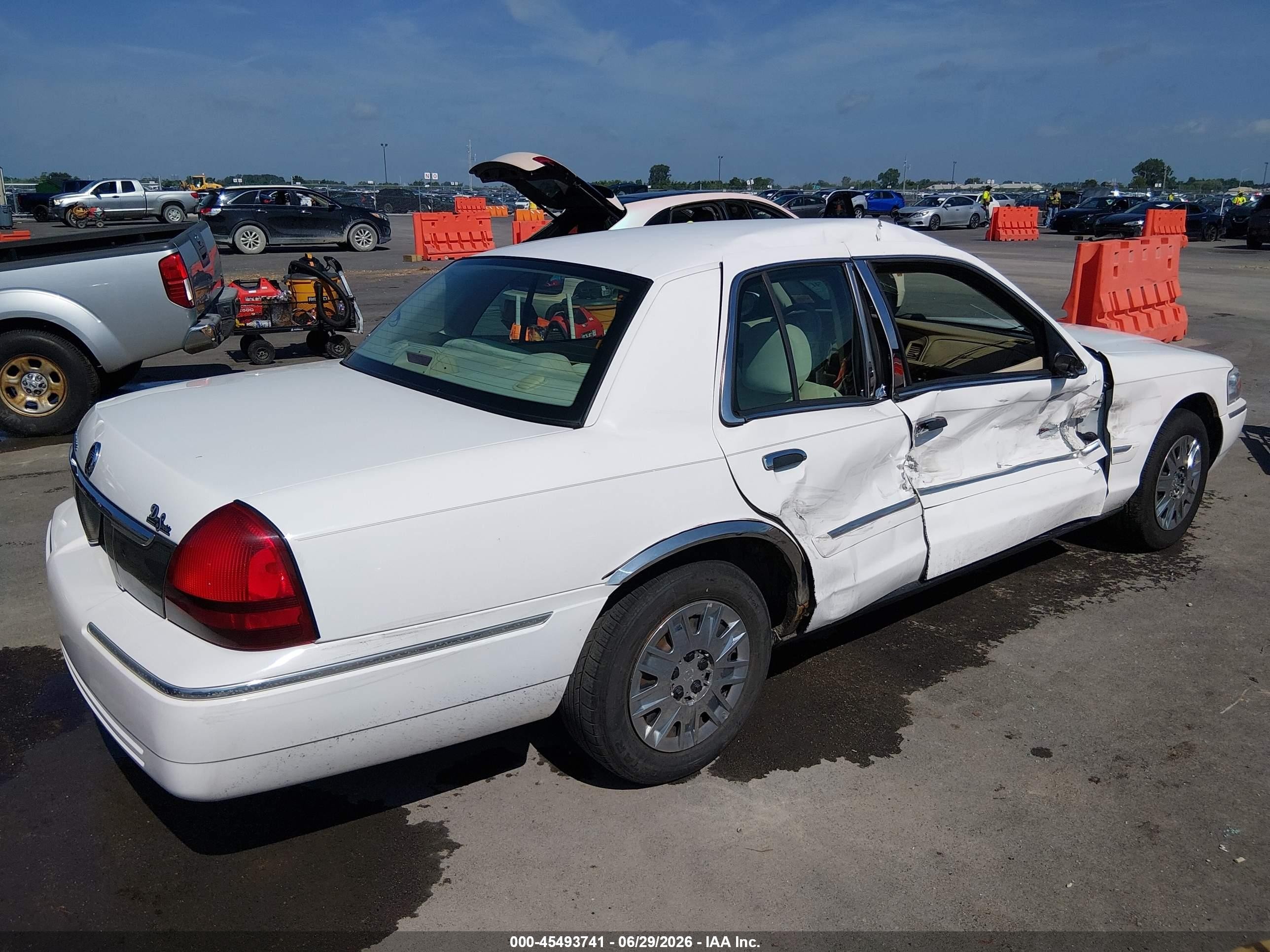 2006 Mercury Grand Marquis Gs White vin: 2MEFM74V36X612733