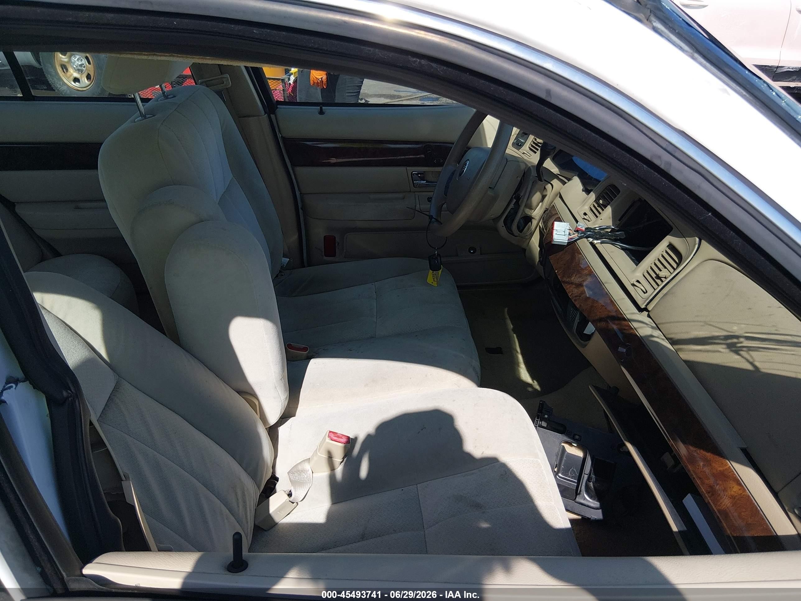 2006 Mercury Grand Marquis Gs White vin: 2MEFM74V36X612733