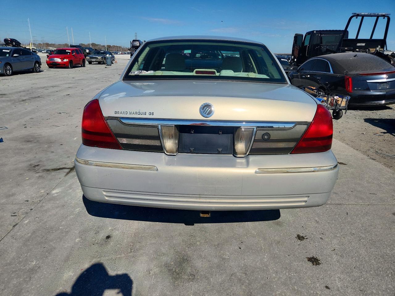 2006 Mercury Grand Marquis Gs Beige vin: 2MEFM74V36X617897