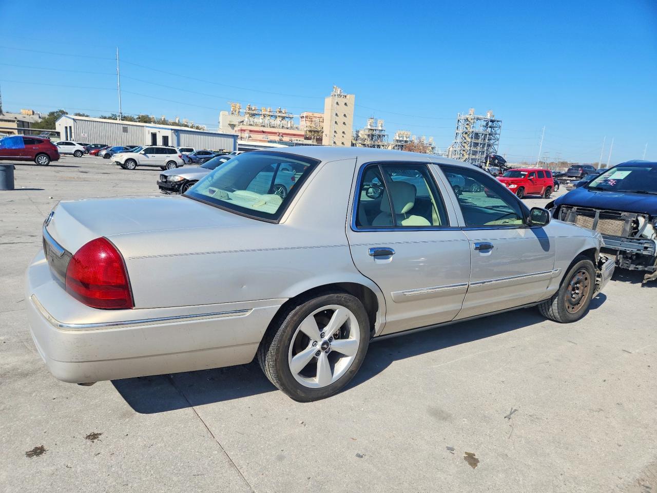 2006 Mercury Grand Marquis Gs Beige vin: 2MEFM74V36X617897
