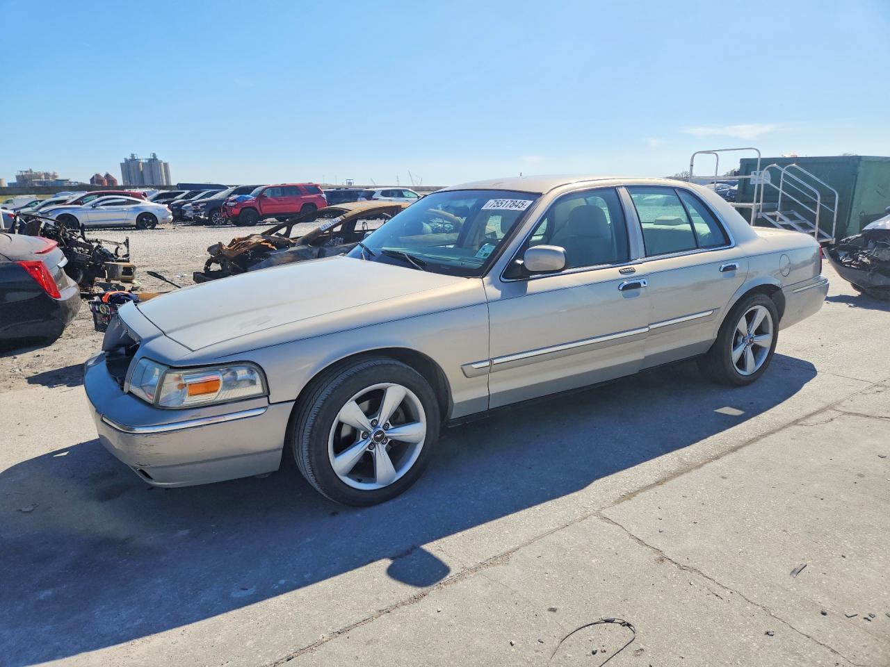 2006 Mercury Grand Marquis Gs Beige vin: 2MEFM74V36X617897