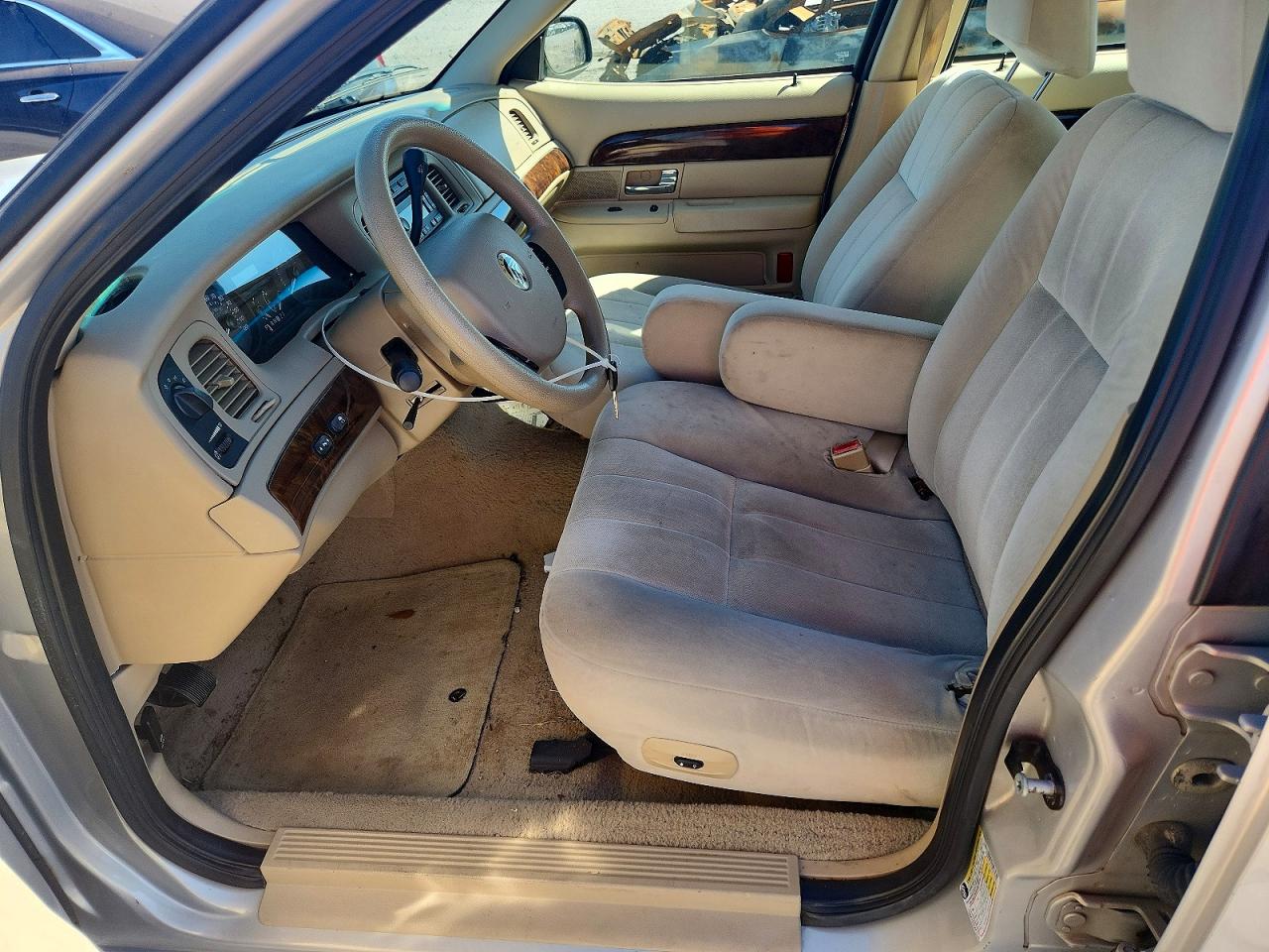 2006 Mercury Grand Marquis Gs Beige vin: 2MEFM74V36X617897