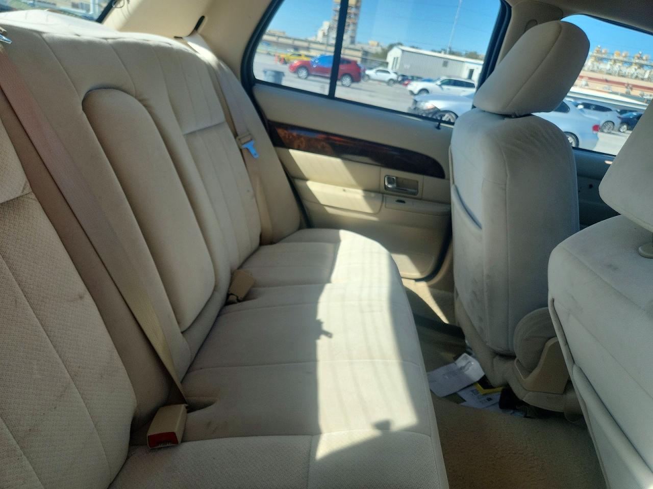2006 Mercury Grand Marquis Gs Beige vin: 2MEFM74V36X617897